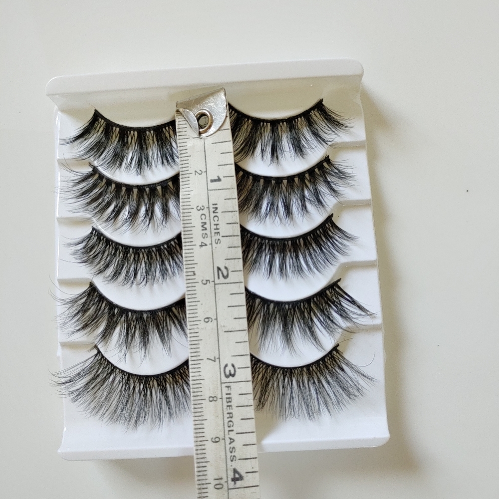 Lashes - Picture 4 of 4